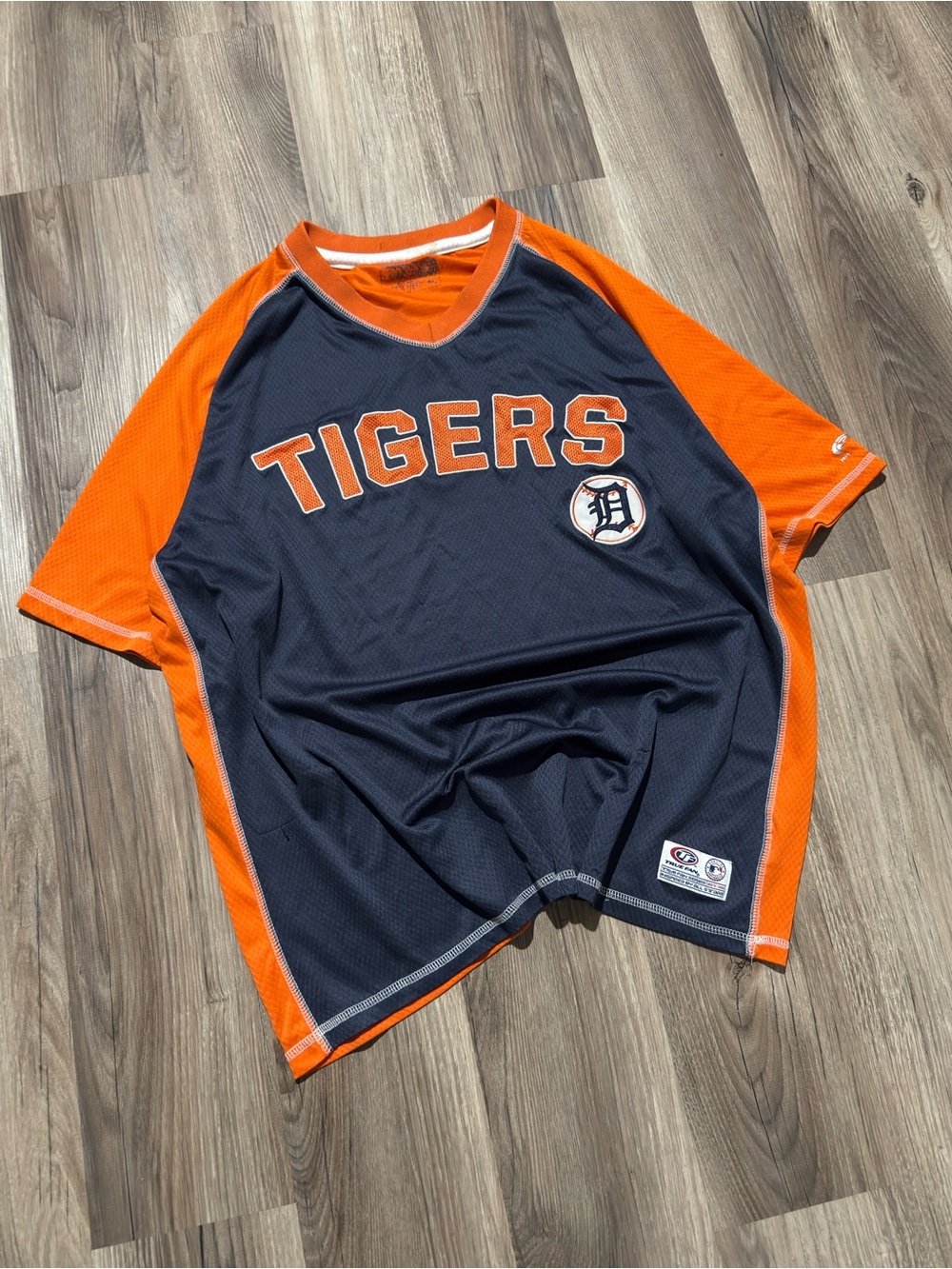 Detroit Tigers MLB Spellout T-Shirt • Size XL